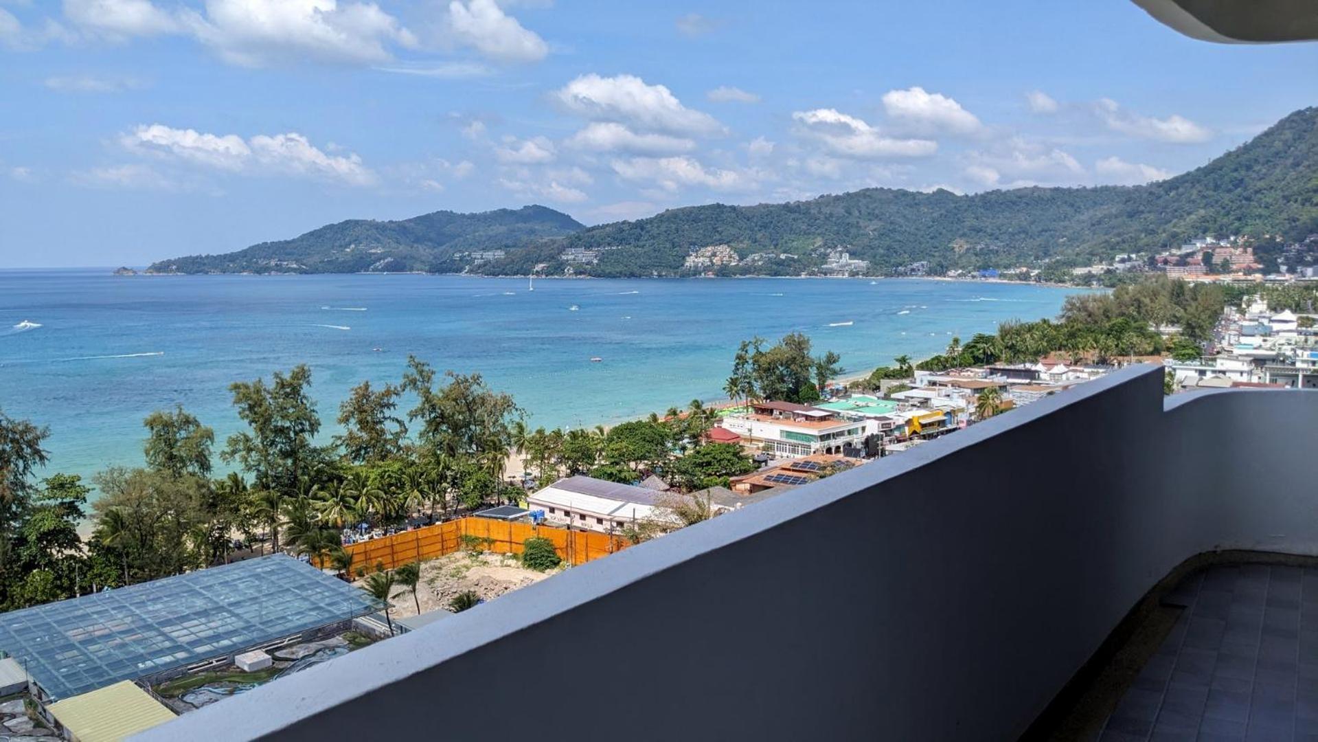 Patong Tower Excellence Pta 2025 Apartment Luaran gambar
