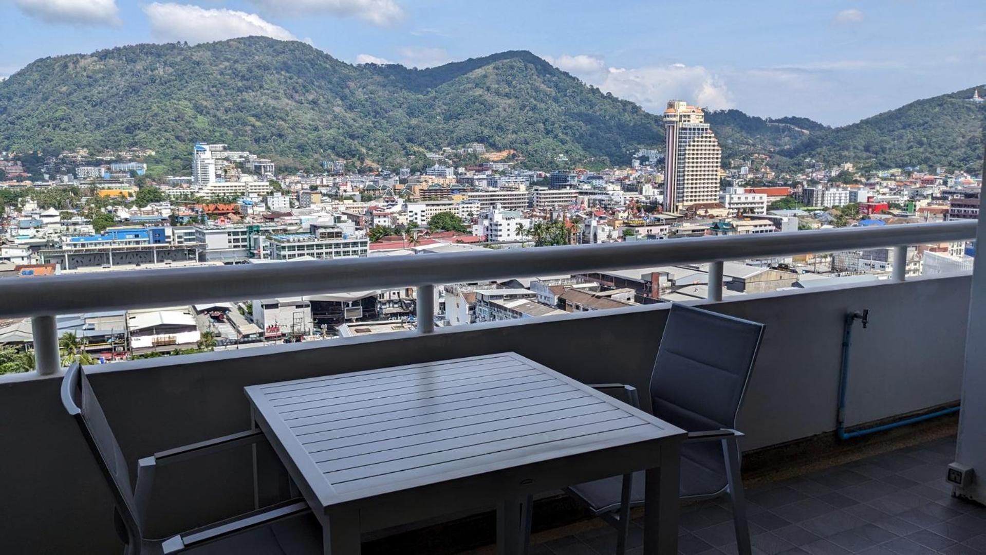 Patong Tower Excellence Pta 2025 Apartment Luaran gambar