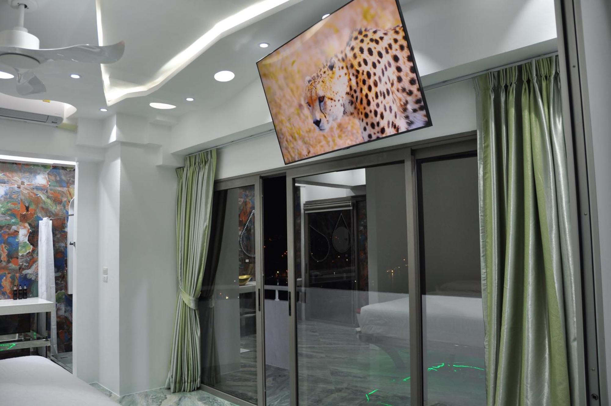 Patong Tower Excellence Pta 2025 Apartment Luaran gambar