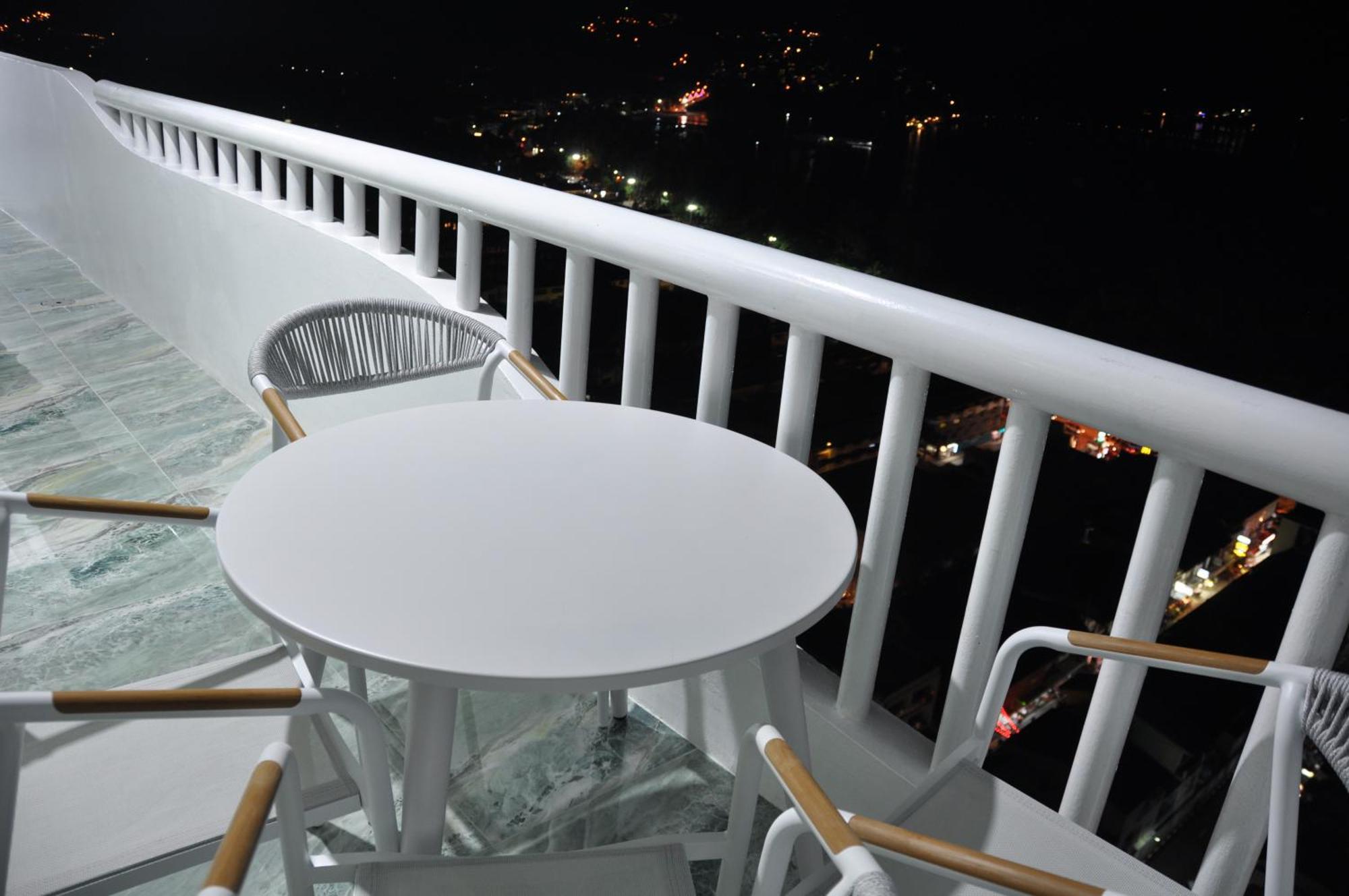 Patong Tower Excellence Pta 2025 Apartment Luaran gambar