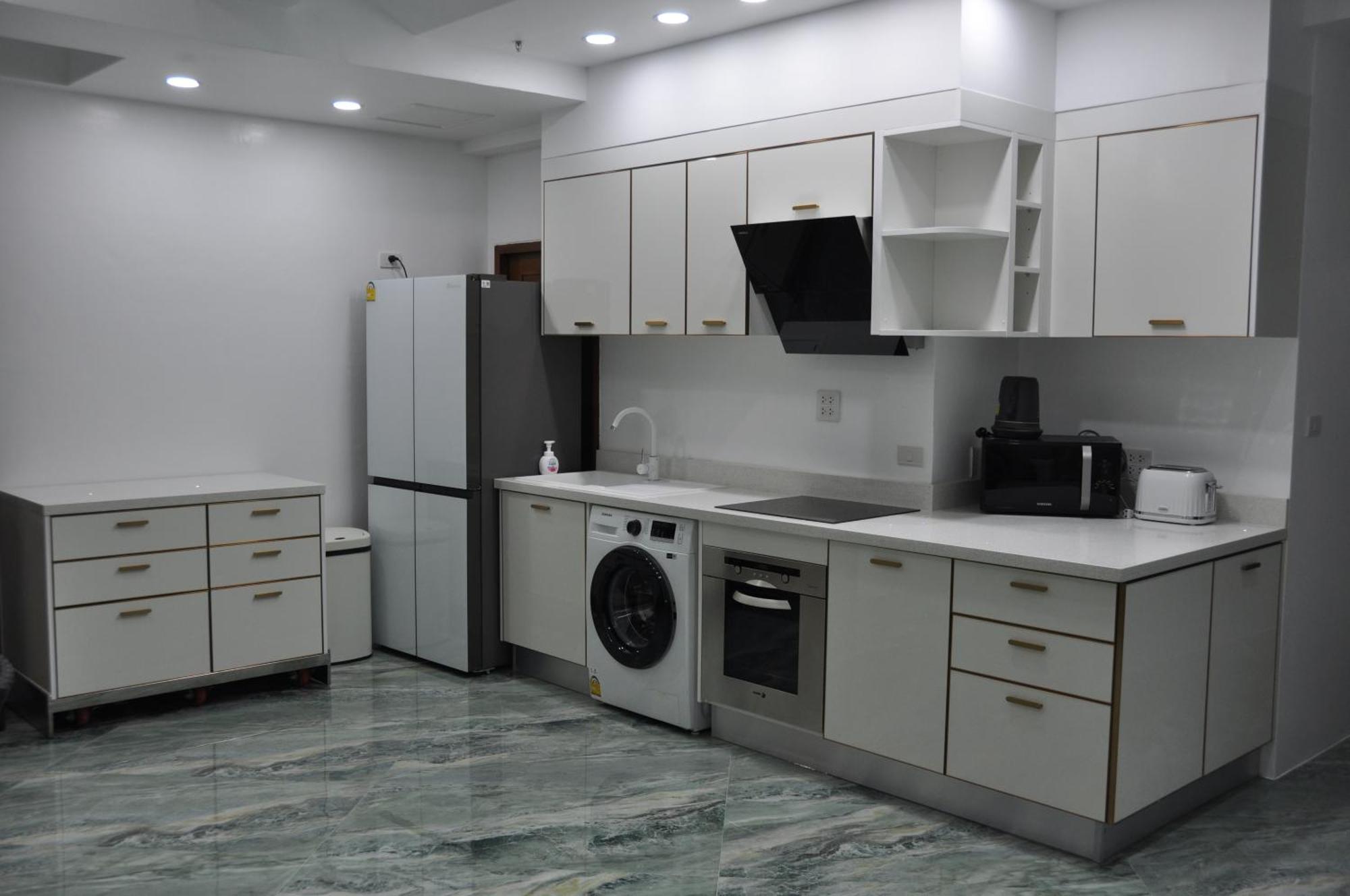 Patong Tower Excellence Pta 2025 Apartment Luaran gambar