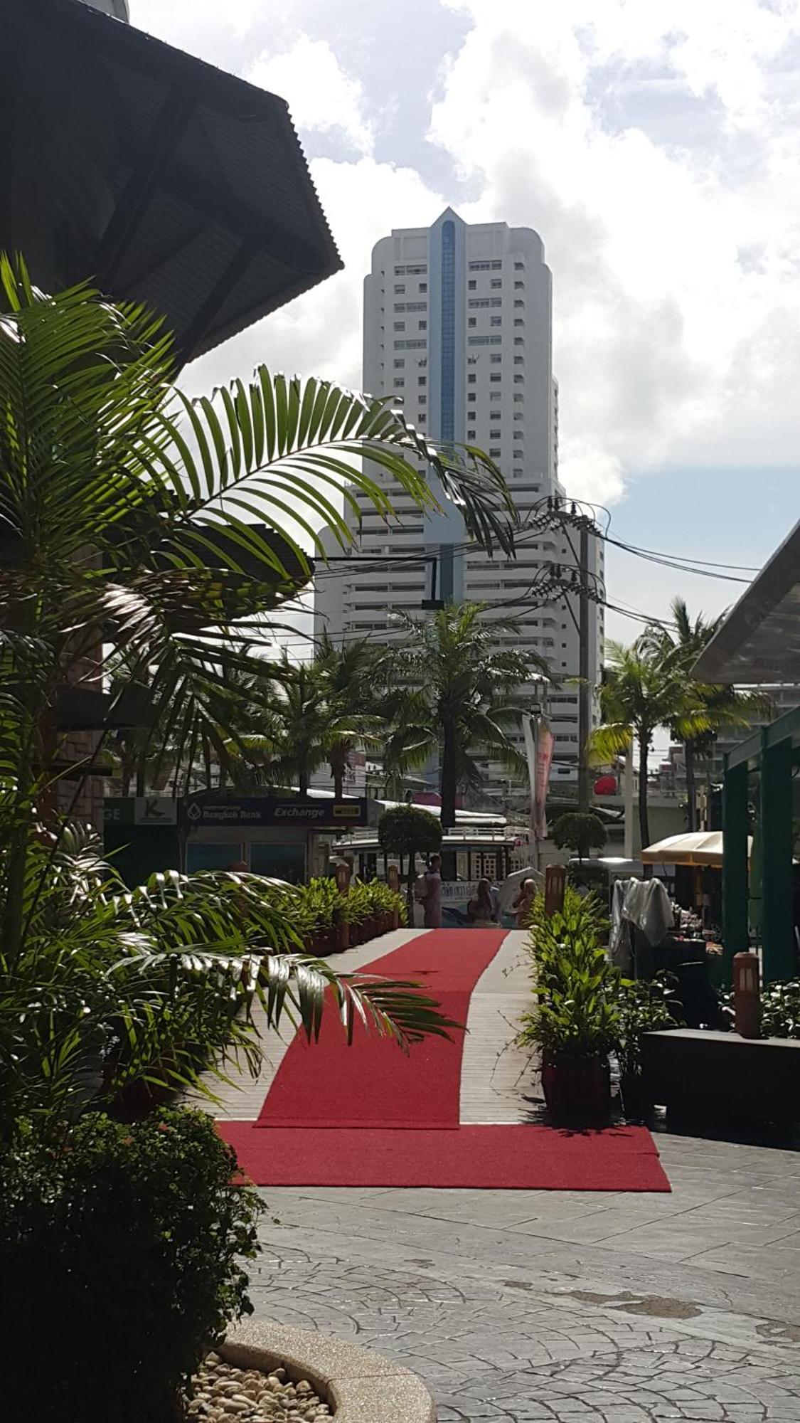 Patong Tower Excellence Pta 2025 Apartment Luaran gambar